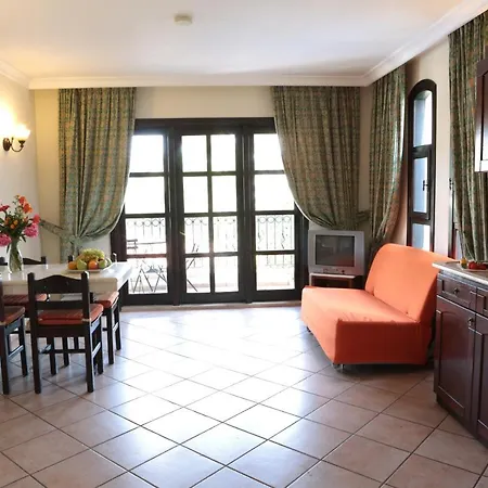 Club Turquoise 马尔马里斯